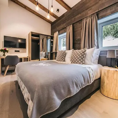 Chalet Maria Teresa *